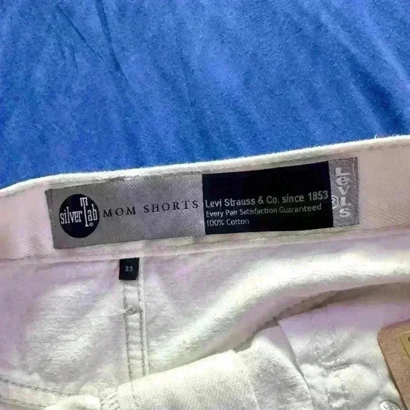 Levi's silver tab high-waisted mom shorts; white size 33; 100% cotton summer - Picture 4 of 4